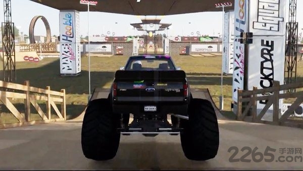 怪物卡车野蛮撞击最新版 怪物卡车野蛮撞击游戏下载